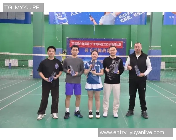 北京羽毛球队团队协作引发热议球员间配合与默契的争论与反思 北京羽毛球队团队协作引发热议球员间配合与默契的争论与反思