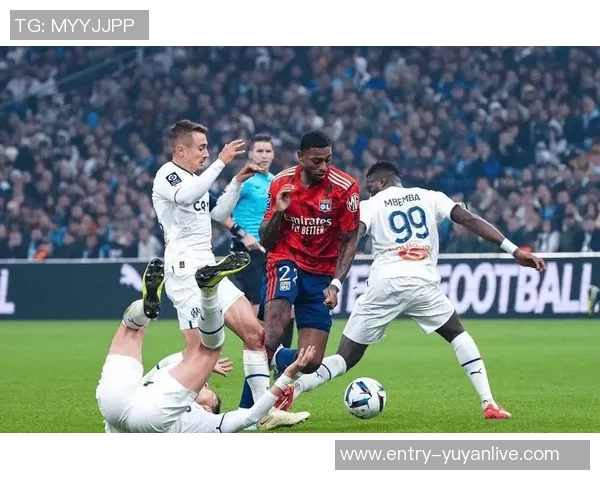 巴黎FC与洛里昂的激烈对决揭示法甲新赛季的竞争格局 巴黎FC与洛里昂的激烈对决揭示法甲新赛季的竞争格局